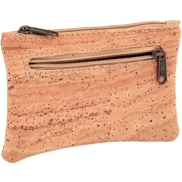 Seitenansicht Schlusseltasche aus hellem Kork mit Reißverschluss sowie extra Reißverschlussfach an der Seite #color_beige