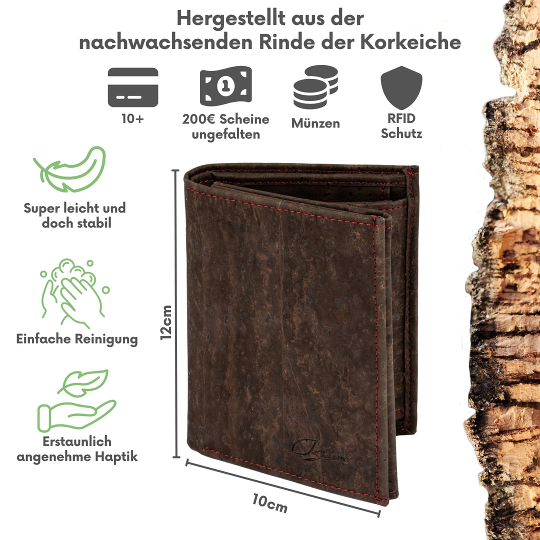 Leicht aufgeklappte Herrengeldbörse im Hochformat aus dunklem Kork mit Größenangaben #color_braun