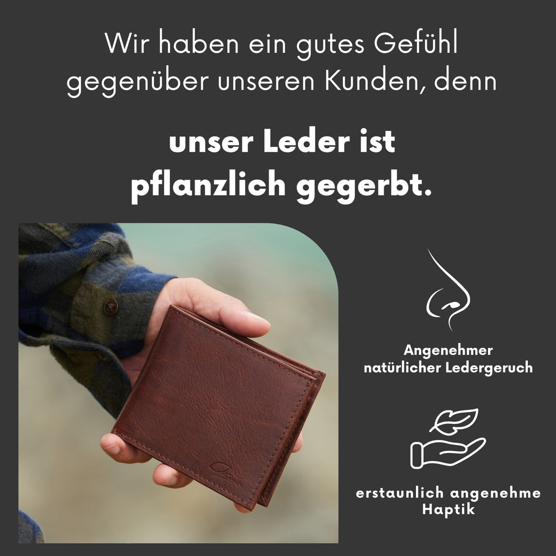 Geschlossener, brauner Geldbeutel aus pflanzlich gegerbtem Leder in Männerhand #color_braun