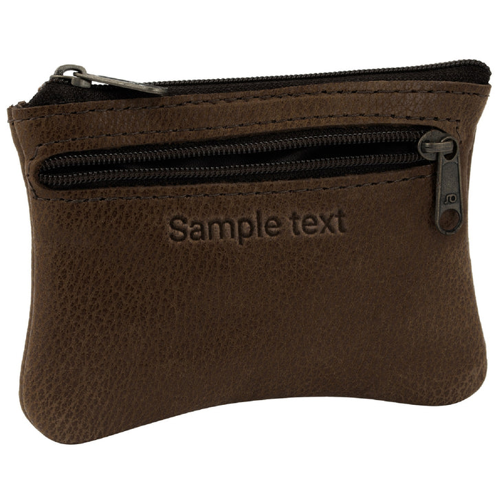 Dunkelbraune Schlüsseltasche aus Leder mit Gravur und Reißverschlussfach seitlich #color_braun