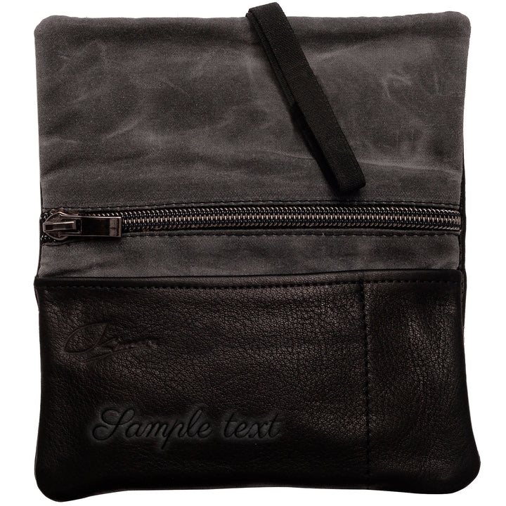 Schwarze Ledertabaktasche mit Gravur innen und ohne Inhalt #color_schwarz