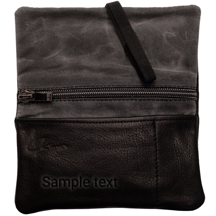 Schwarze Ledertabaktasche mit Gravur innen und ohne Inhalt #color_schwarz