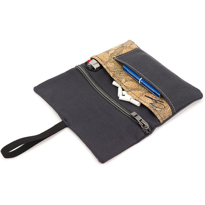 Offene Tabaktasche aus dunkelgrauem Stoff und hellem Kork mit Inhalt #color_anthrazit-granada