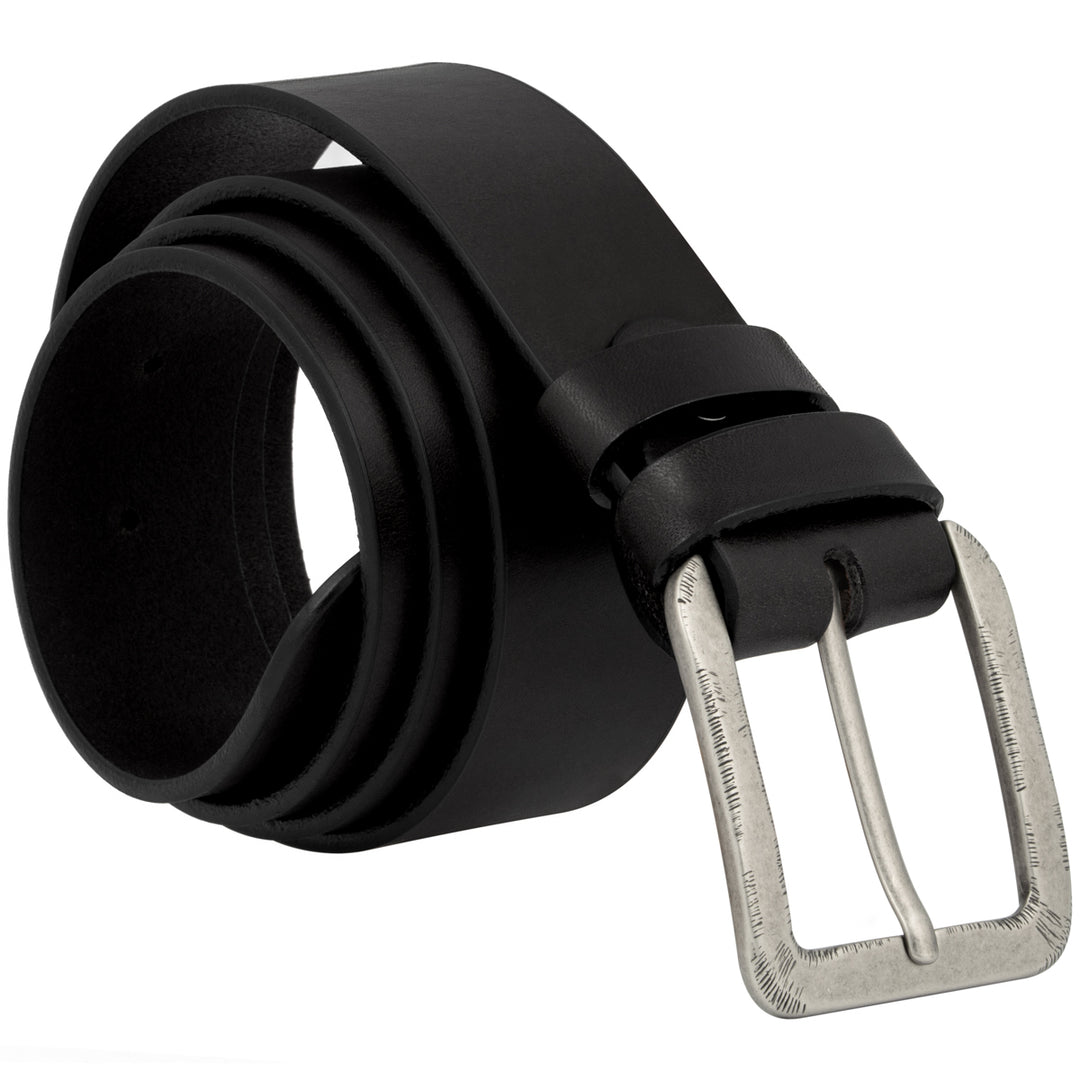 Aufgerollter, schwarzer Ledergürtel mit breiter Silberschnalle #color_schwarz