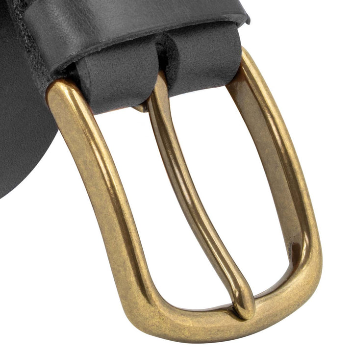 Großaufnahme goldene Gürtelschnalle an schwarzem Lederriemen #color_schwarz