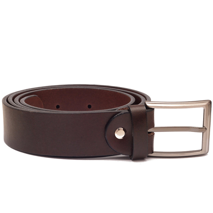 Brauner Ledergürtel aufgerollt liegend mit silberner Schnalle #color_braun