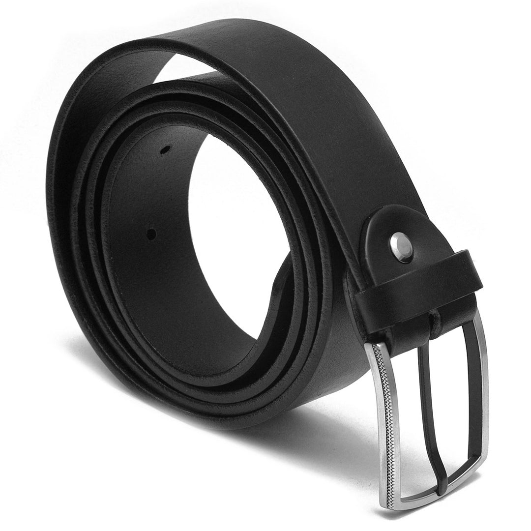 Breiter Gürtel aus schwarzem, glatten Leder, aufgerollt mit Silberschnalle #color_schwarz