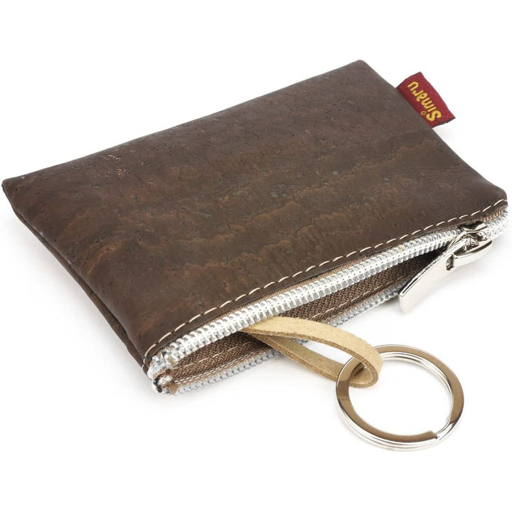 Braune Schlüsseltasche aus Kork mit Reißverschluss und einem Schlüsselring #color_braun