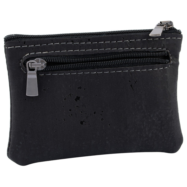 Seitenansicht schwarze Schlüsseltasche aus Kork mit Reißverschluss sowie extra Reißverschlussfach an der Seite #color_schwarz