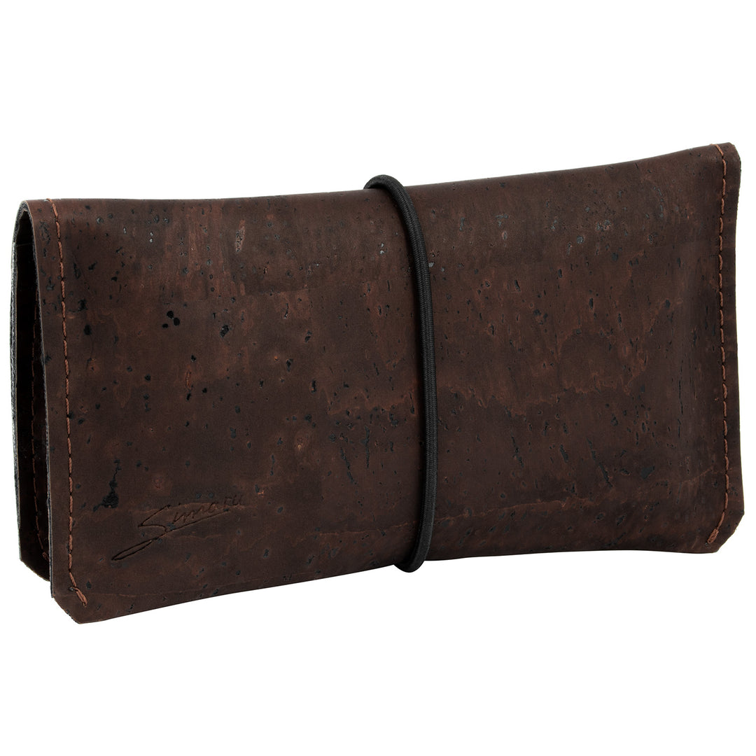Geschlossene Tabaktasche aus braunem Kork mit elastischem Gummibandverschluss #color_braun