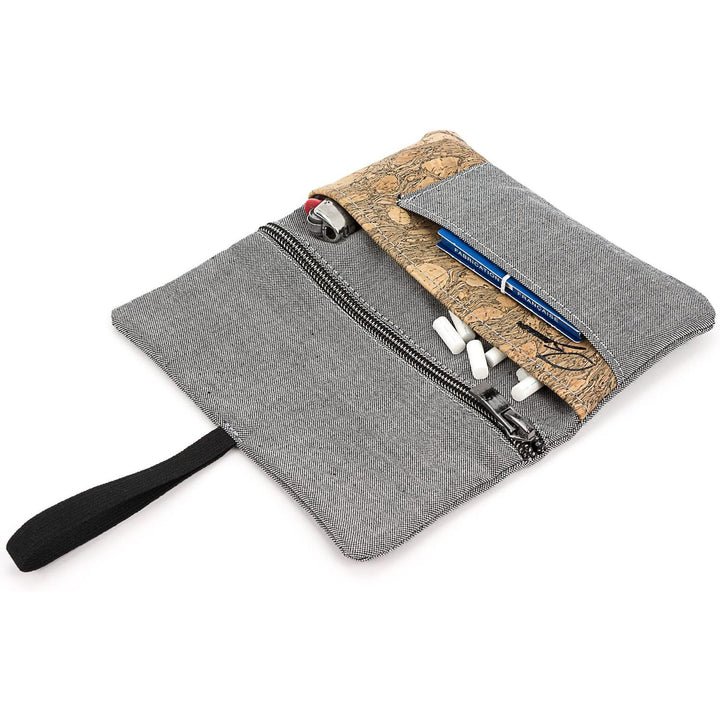 Offene Tabaktasche aus hellgrauem Stoff und hellem Kork mit Inhalt #color_hellgrau-granada