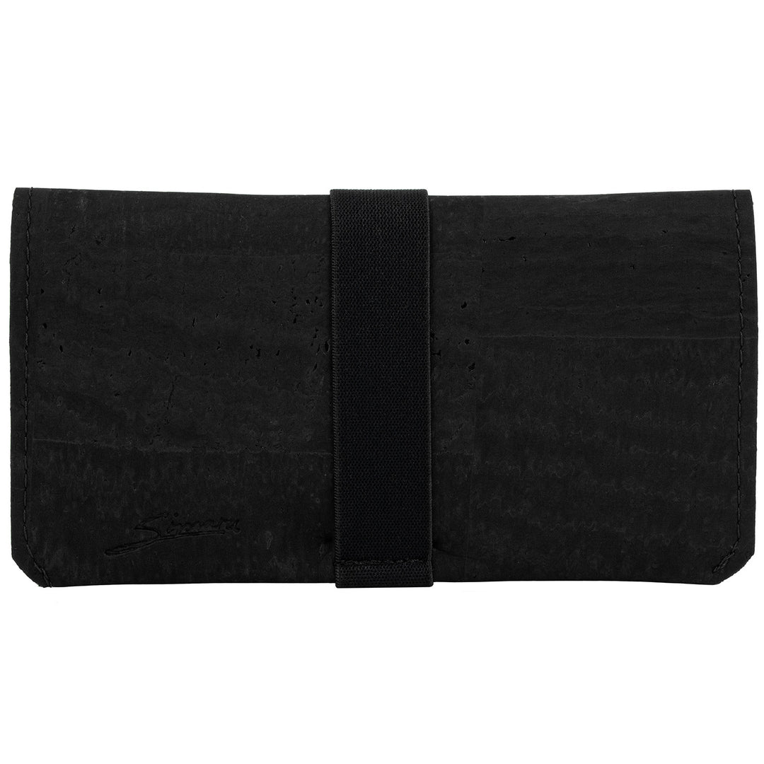 Geschlossene Tabaktasche aus Kork in der Farbe schwarz mit elastischem Gummibandverschluss  #color_schwarz