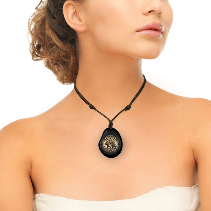 SCHWARZE Kette aus Taguanuss