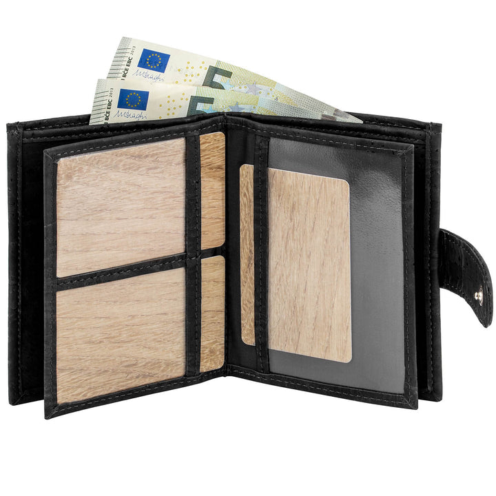 Aufgeklappter schwarzer Kork Geldbeutel mit mehreren Sichtfenstern und Fach für Geldscheine #color_schwarz