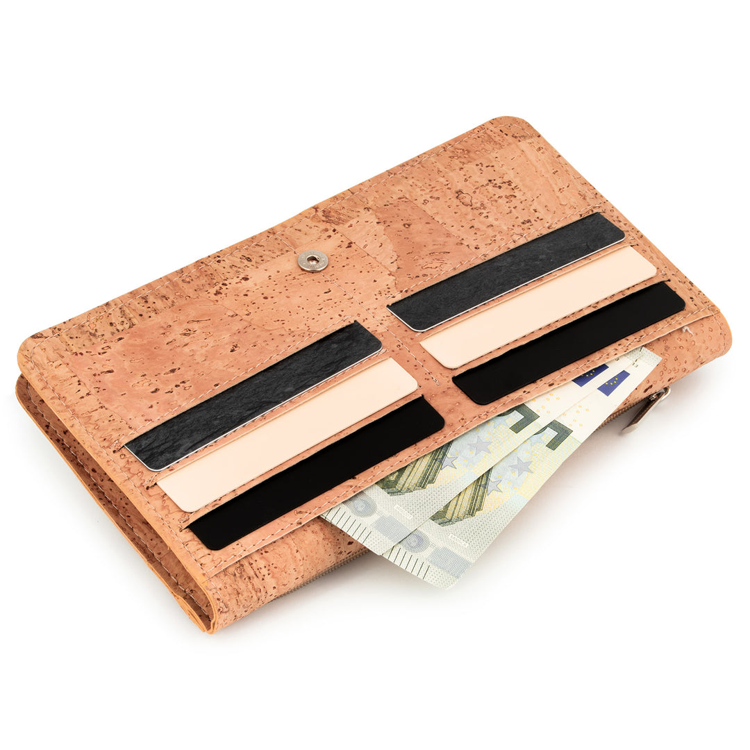 Innenansicht helle Korkgeldbörse mit 6 Kartensteckplätzen und Fach für Geldscheine #color_vinicunca
