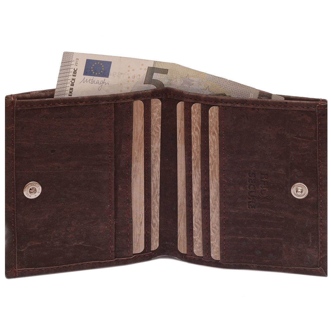 Aufgeklappte Mini Geldbörse aus dunklem Kork mit 6 Kartenfächern und einem Fach für Scheine #color_braun