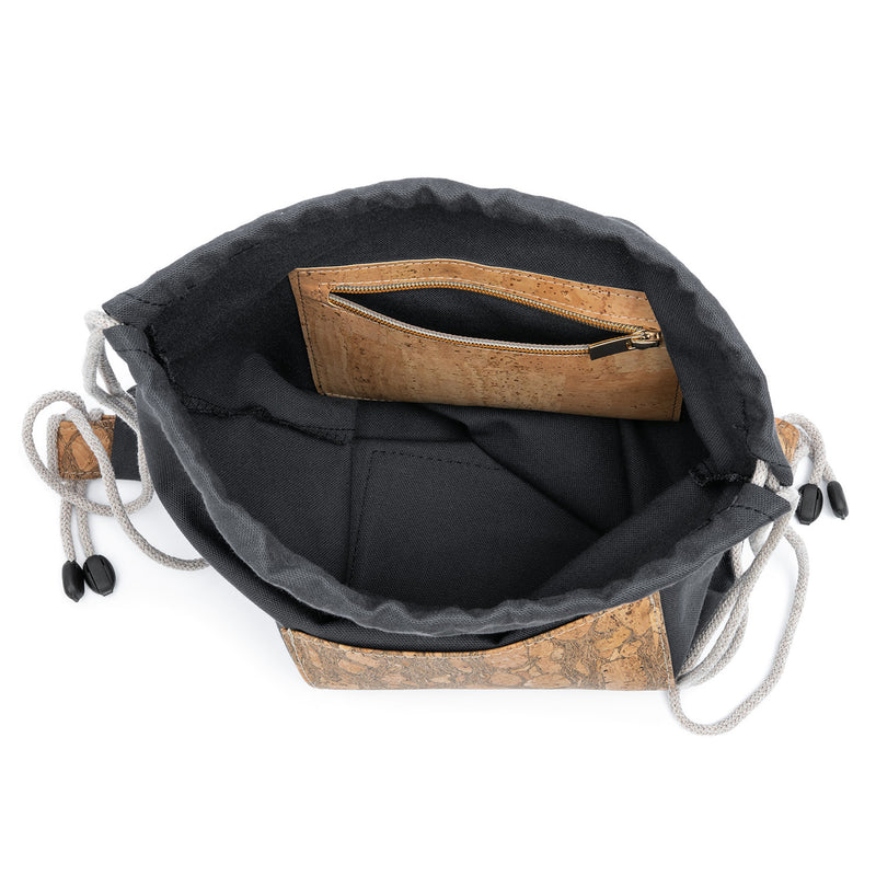 Gym bag with cork pockets
